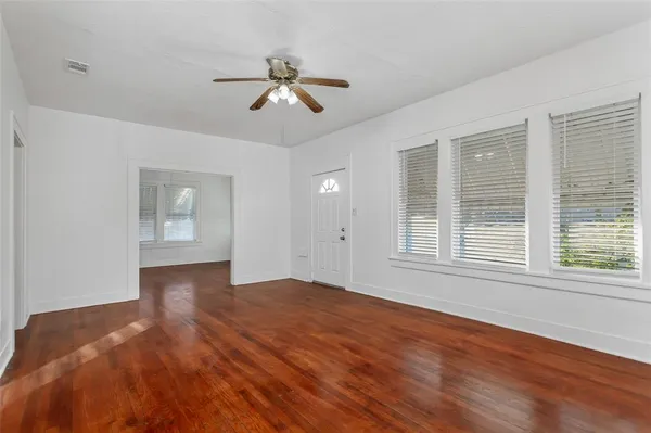 $1,950 | 5708 Live Oak Street, Dallas, TX 75206