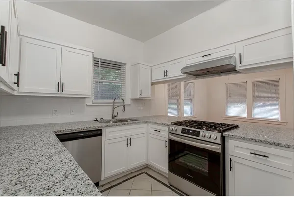 $1,950 | 5708 Live Oak Street, Dallas, TX 75206