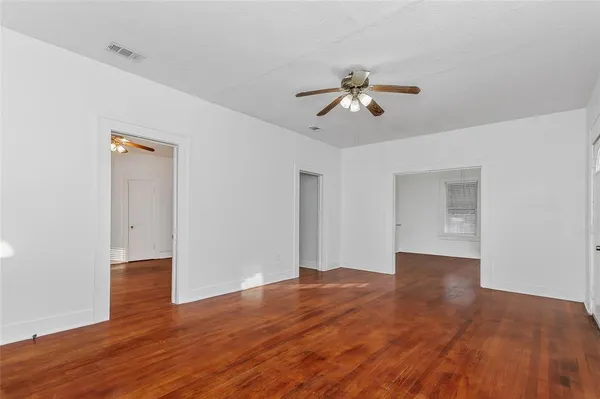 $1,950 | 5708 Live Oak Street, Dallas, TX 75206