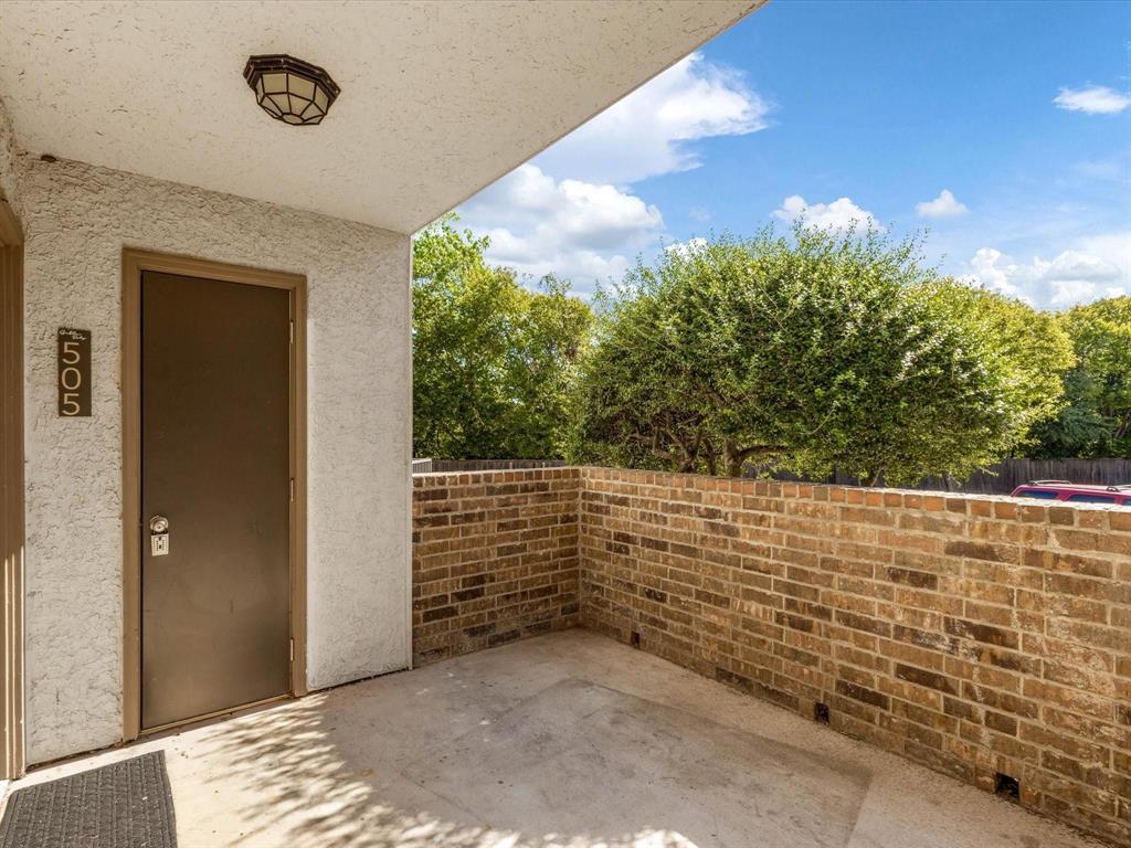 6108 Abrams Road, Unit 505 Dallas, TX 75231 - Photo 3 of 20 a view of entryway