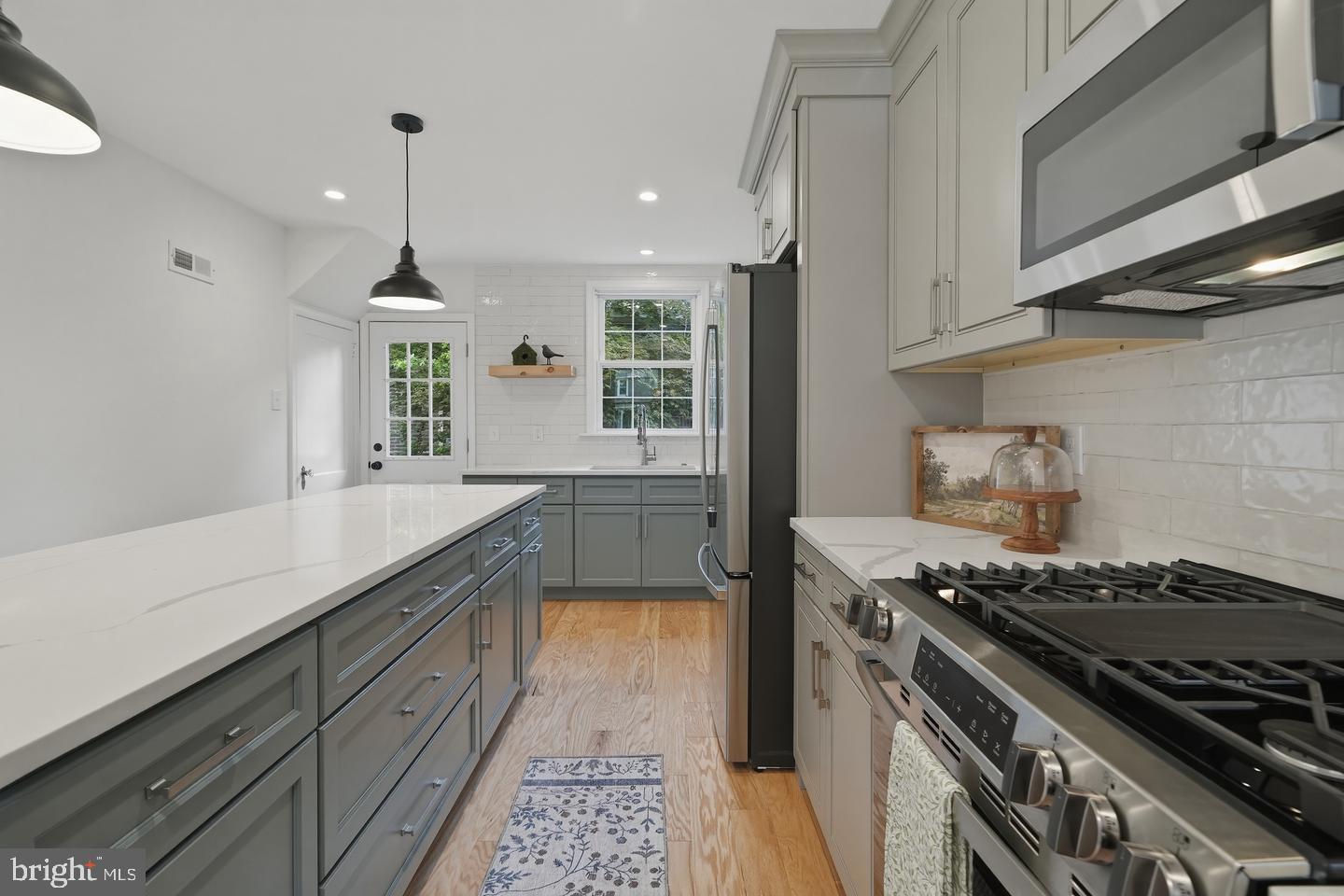 800 Pleasant Hill Road Wallingford, PA 19086 - Photo 4 of 33 Modern kitchen with sleek design.