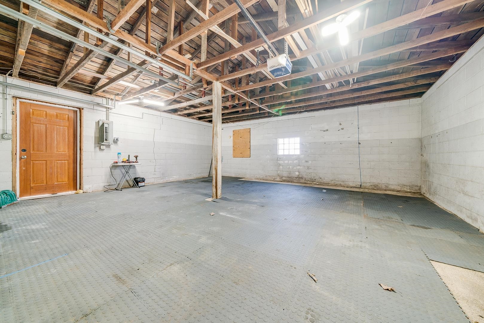 9020 East Flagg Road Rochelle, IL 61068 - Photo 40 of 61 a view of a room with gym equipment