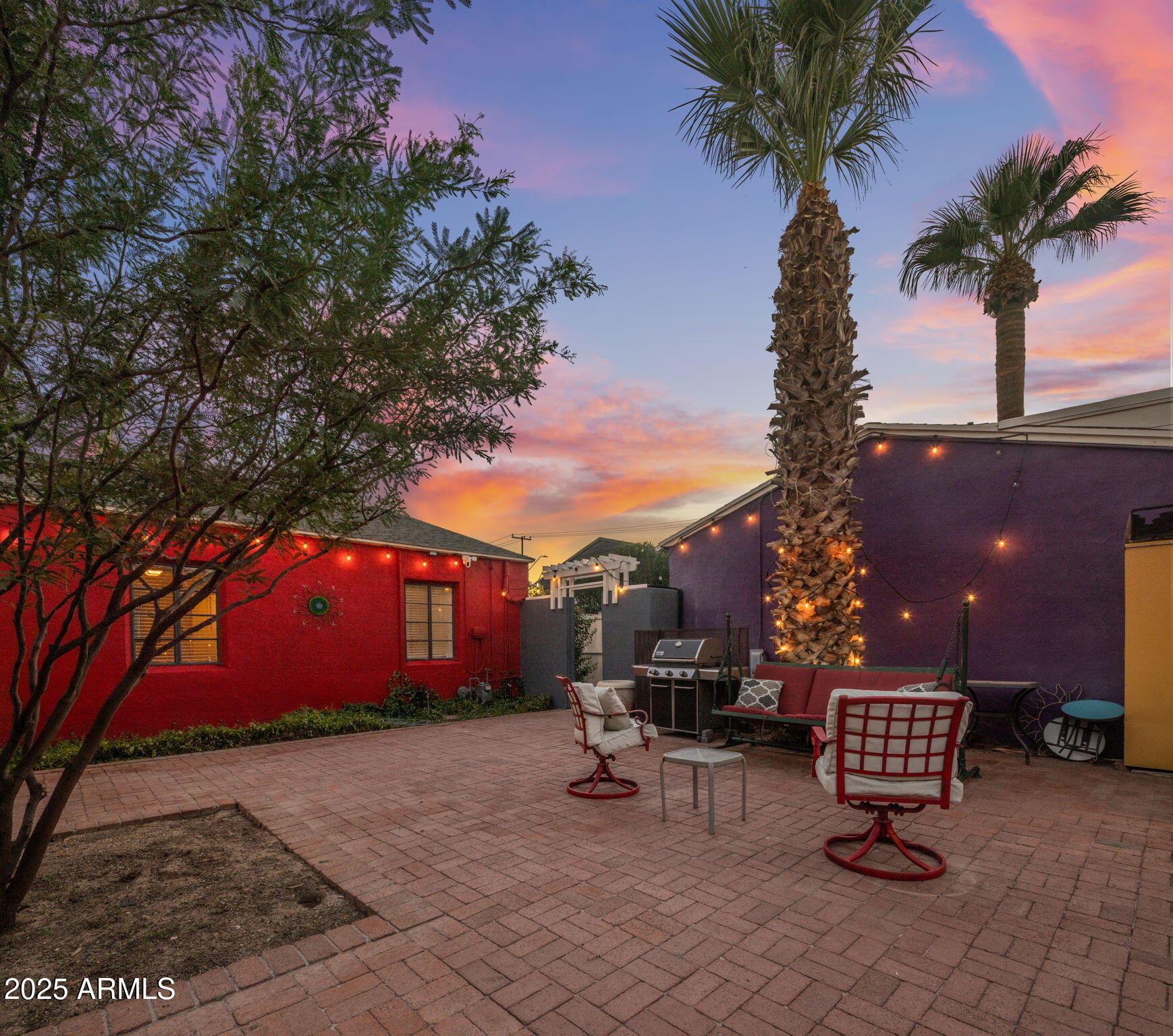136 West Granada Road Phoenix, AZ 85003 - Photo 27 of 57 Entertaining space!