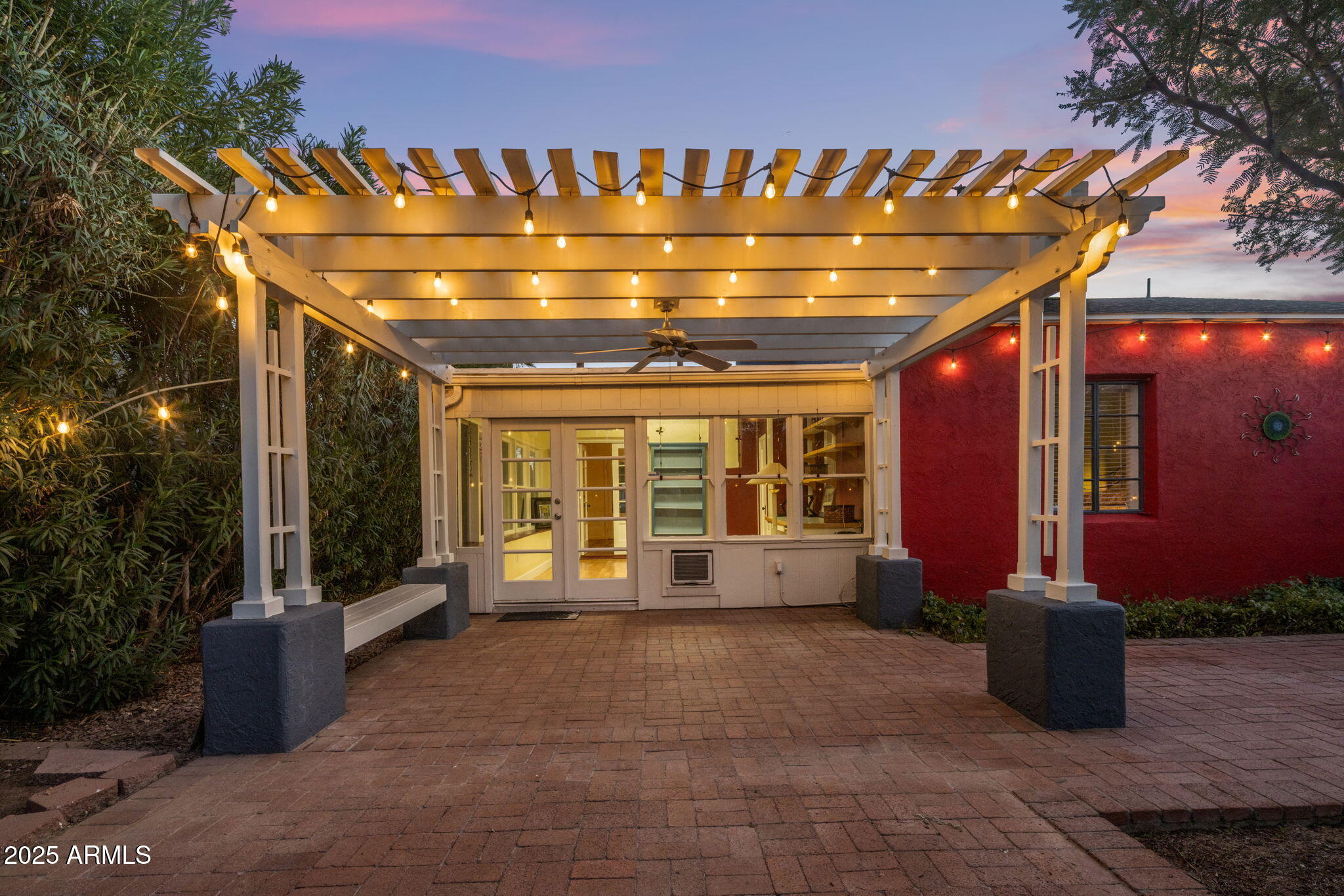 136 West Granada Road Phoenix, AZ 85003 - Photo 40 of 57 a porch with a table and chairs