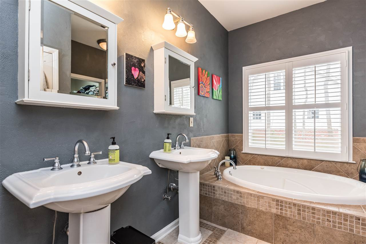 12316 Whartons Way Raleigh, NC 27613 - Photo 15 of 25 Photo 15