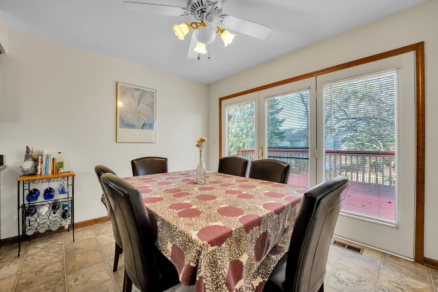 952 Pearson Road Cary, IL 60013 - Photo 12 of 39 Gallery Image 12