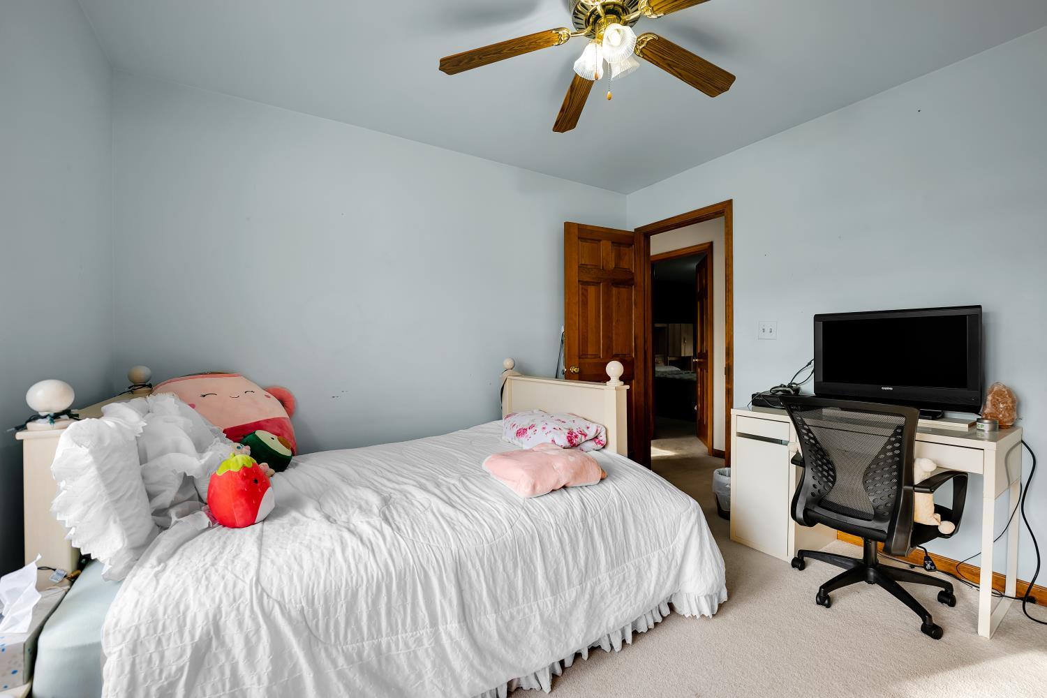 952 Pearson Road Cary, IL 60013 - Photo 22 of 39 Gallery Image 22