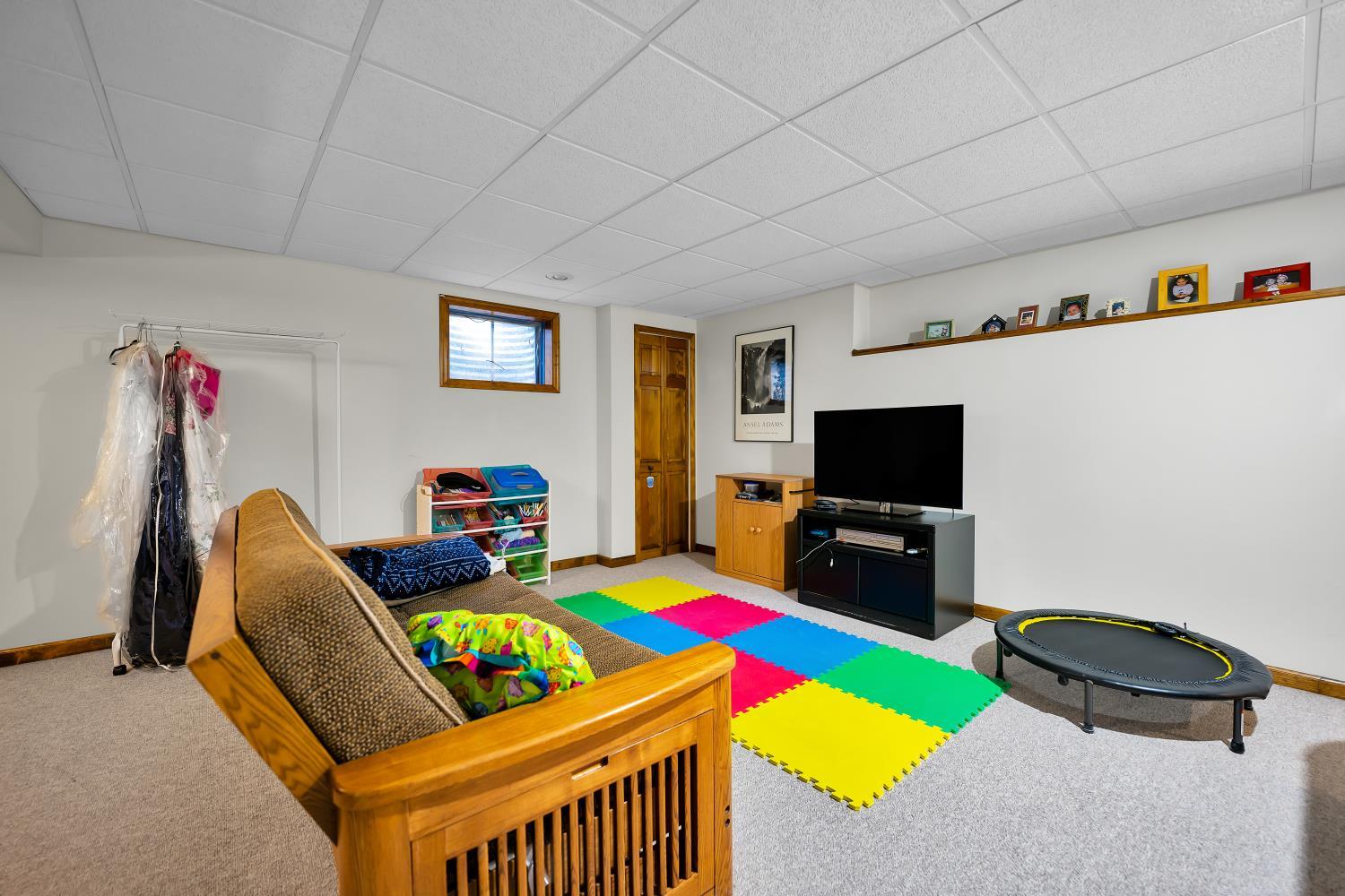 952 Pearson Road Cary, IL 60013 - Photo 26 of 39 Gallery Image 26