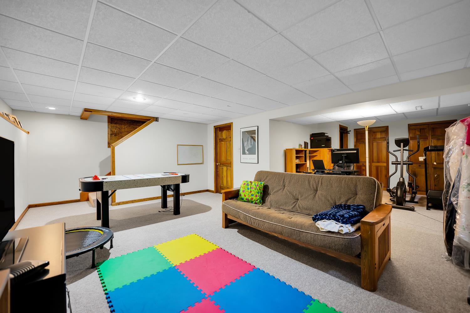952 Pearson Road Cary, IL 60013 - Photo 28 of 39 Gallery Image 28