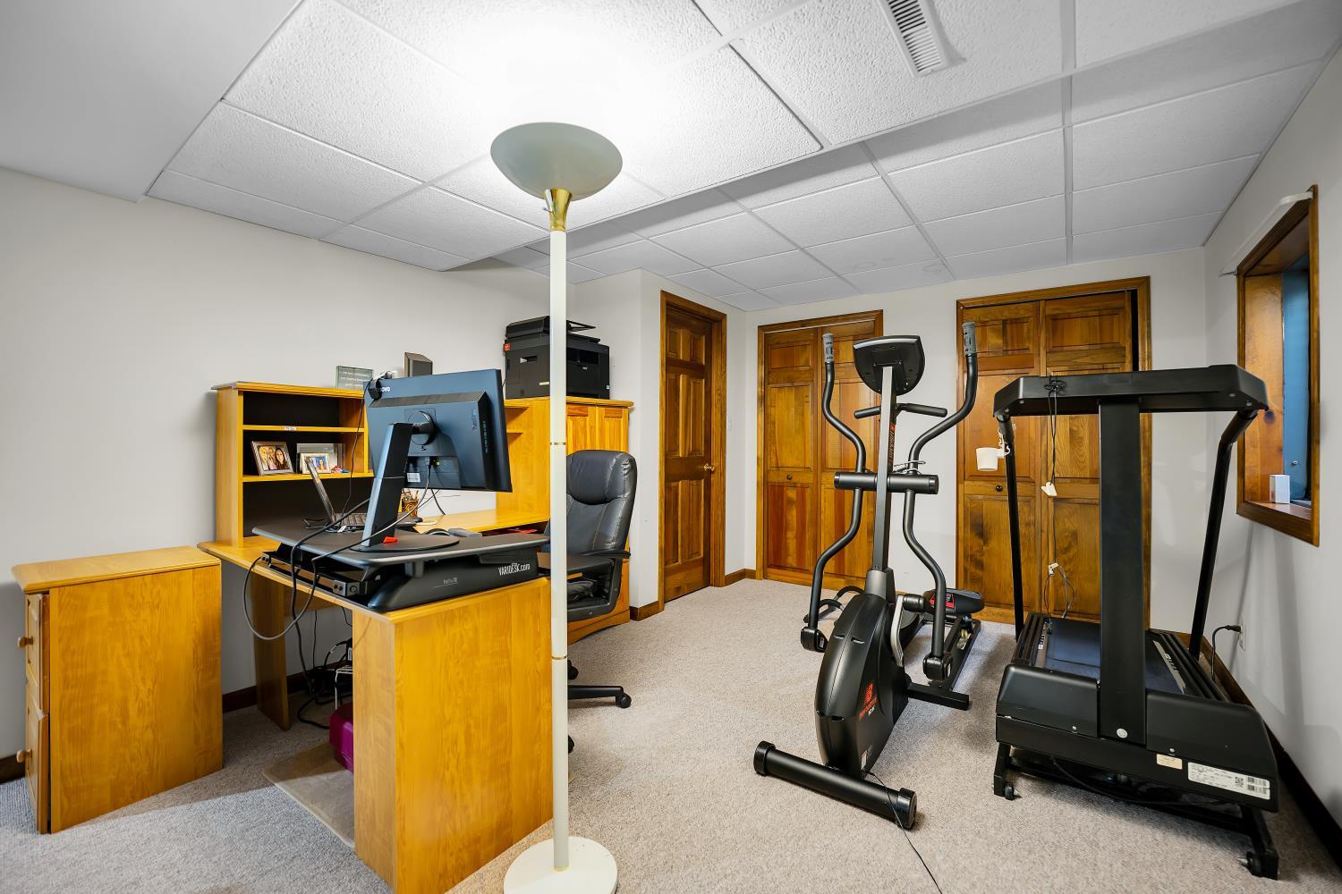 952 Pearson Road Cary, IL 60013 - Photo 29 of 39 Gallery Image 29