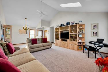 952 Pearson Road Cary, IL 60013 - Photo 8 of 39 Gallery Image 8