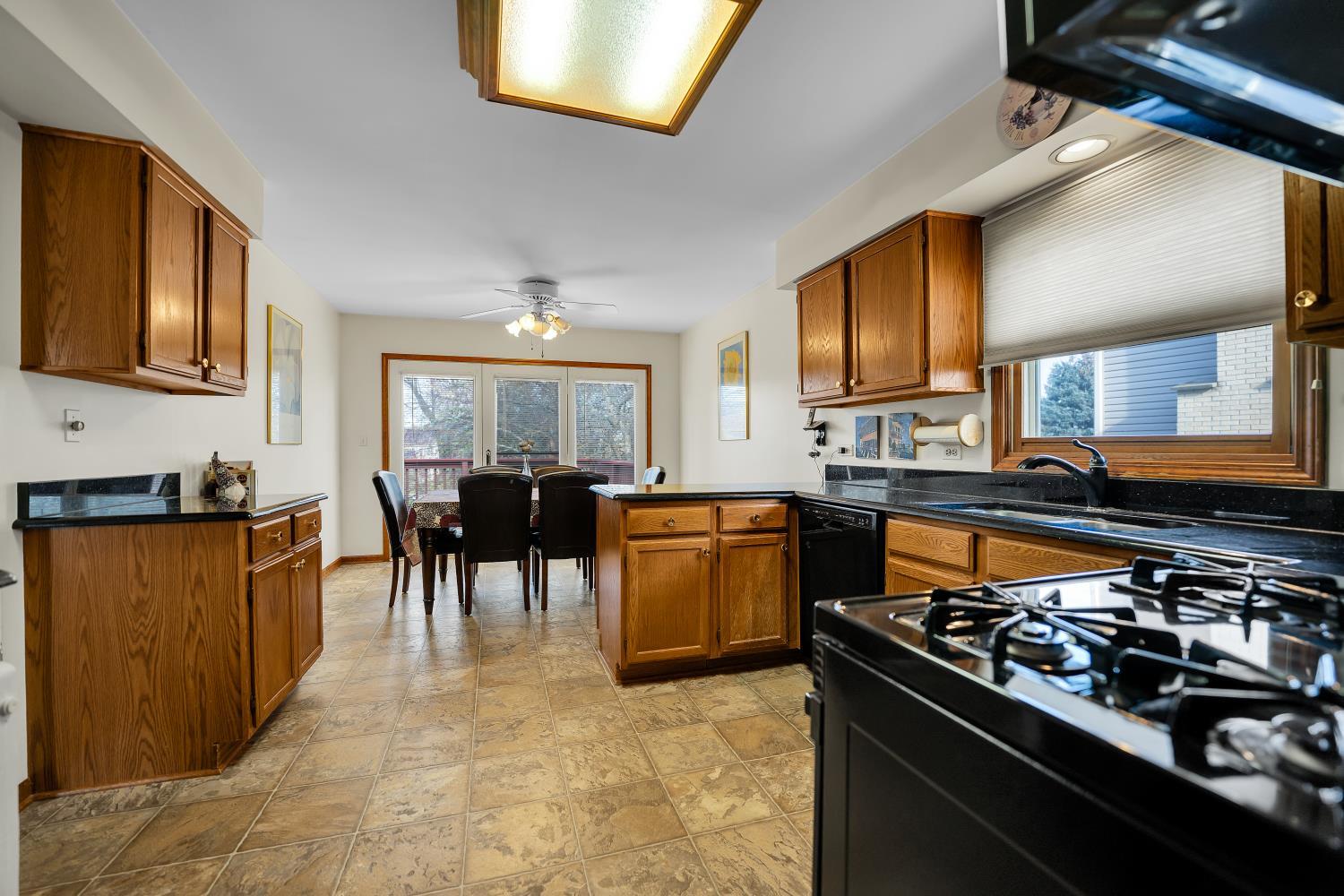 952 Pearson Road Cary, IL 60013 - Photo 9 of 39 Gallery Image 9
