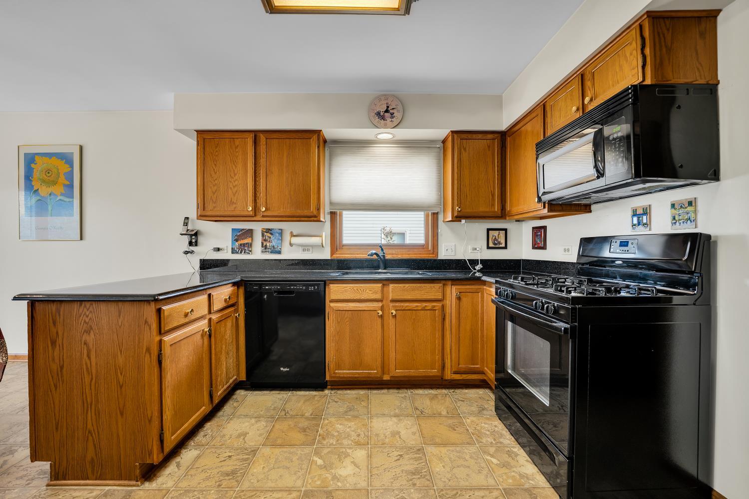 952 Pearson Road Cary, IL 60013 - Photo 10 of 39 Gallery Image 10
