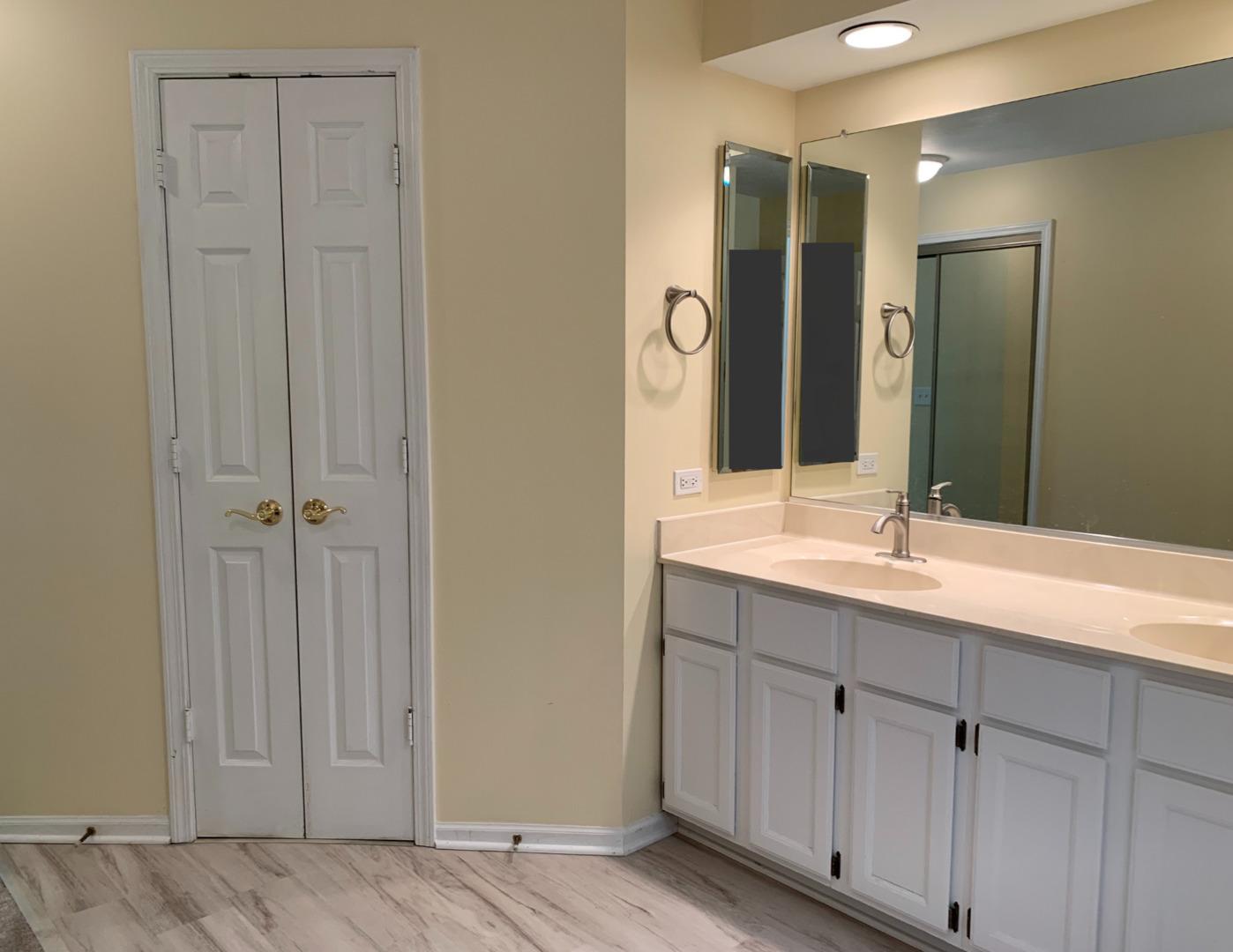 946 Shoreline Road, Unit 905 Lake Barrington, IL 60010 - Photo 8 of 17 Gallery Image 8