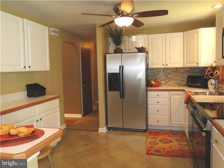1175 Thomas Road Wayne, PA 19087 - Photo 11 of 23 Kitchen