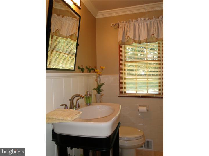 1175 Thomas Road Wayne, PA 19087 - Photo 17 of 23 Bathroom