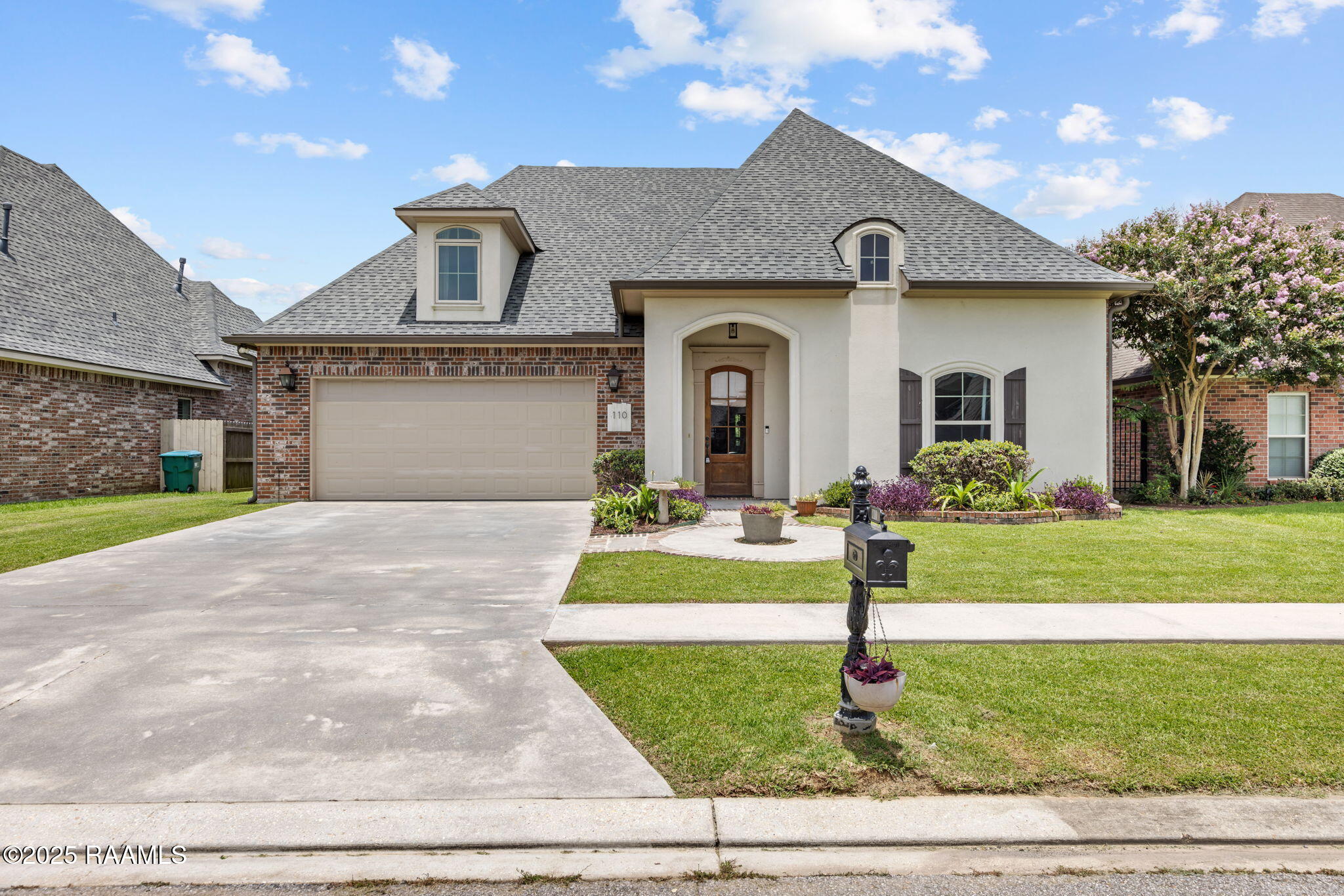 110 Woodhaven Road Youngsville, LA 70592 - Photo 3 of 31 3-web-or-mls-110 Woodhaven Rd-3