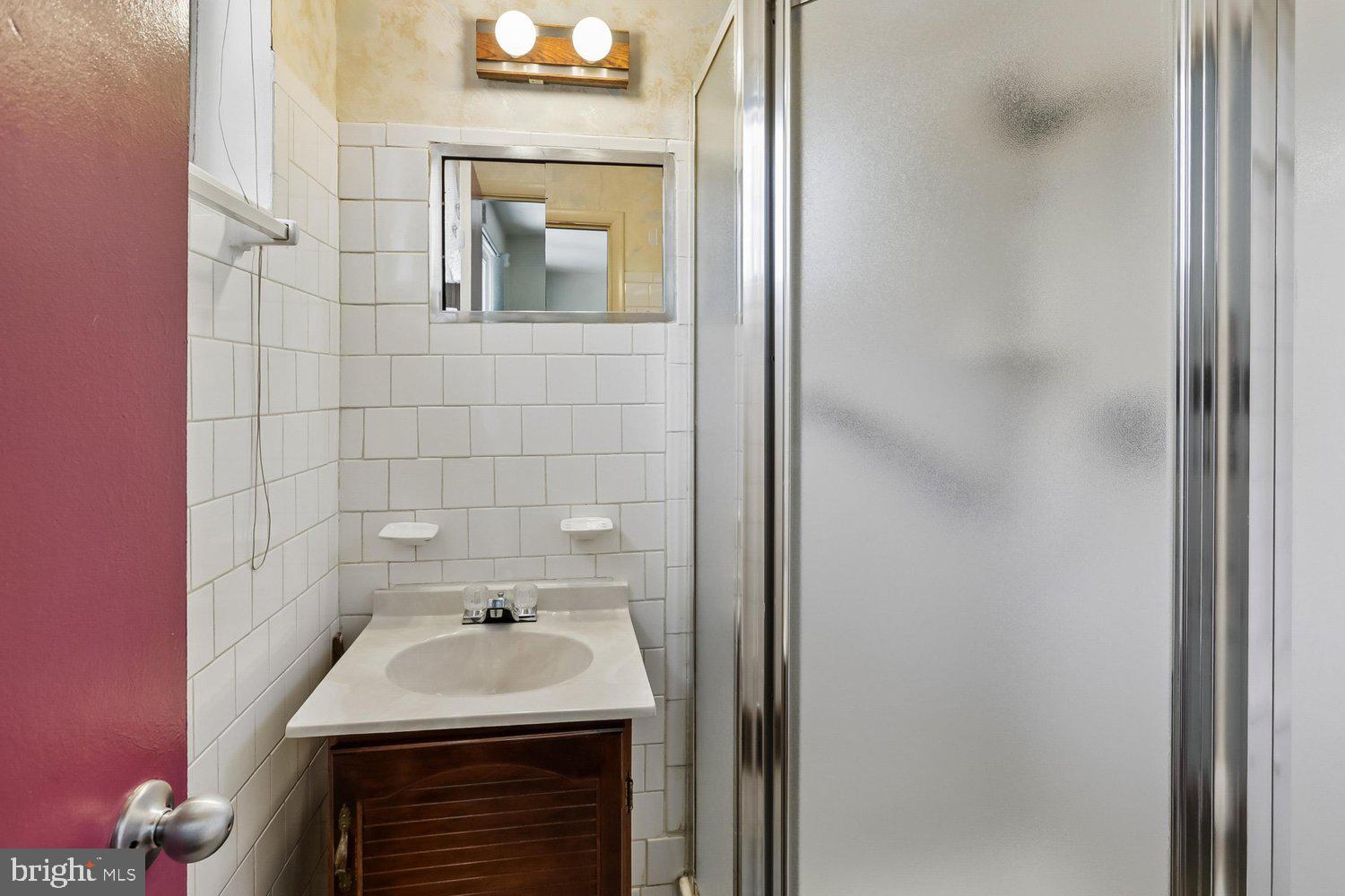 902 Malta Lane Silver Spring, MD 20901 - Photo 25 of 53 En suite Primary Bath with Shower