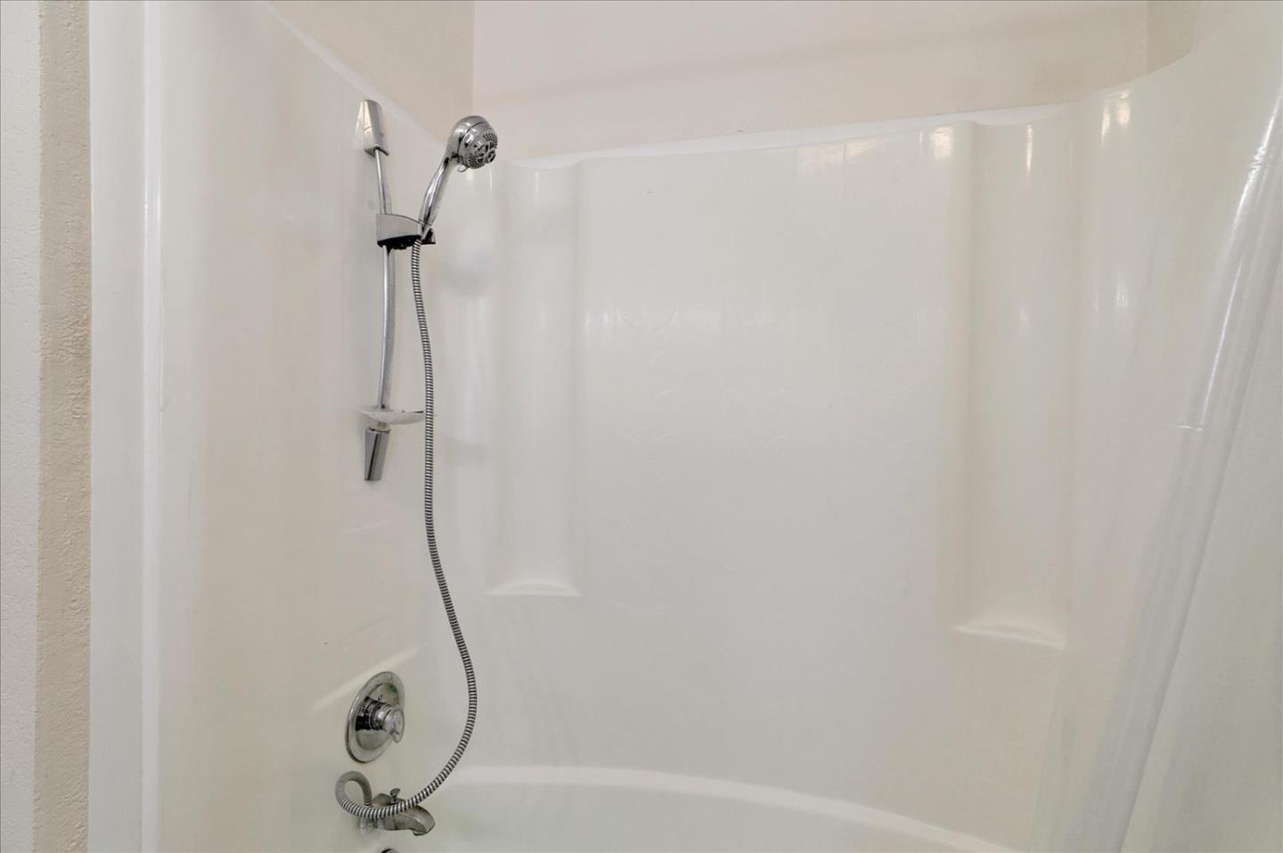 5450 Monterey Road, Unit 168 San Jose, CA 95111 - Photo 36 of 56 a bathroom with a shower