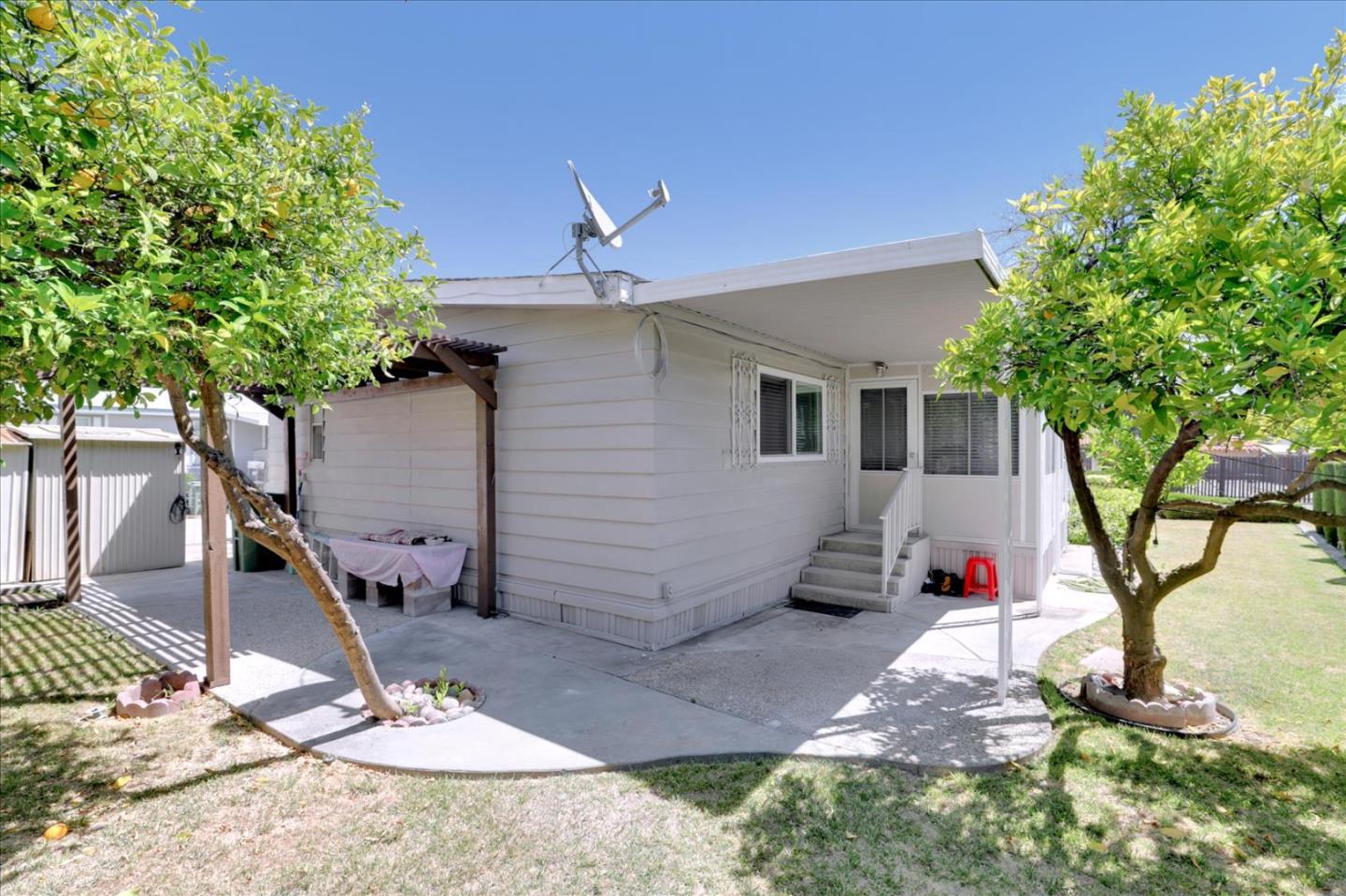 5450 Monterey Road, Unit 168 San Jose, CA 95111 - Photo 49 of 56 a front view of a house with garden
