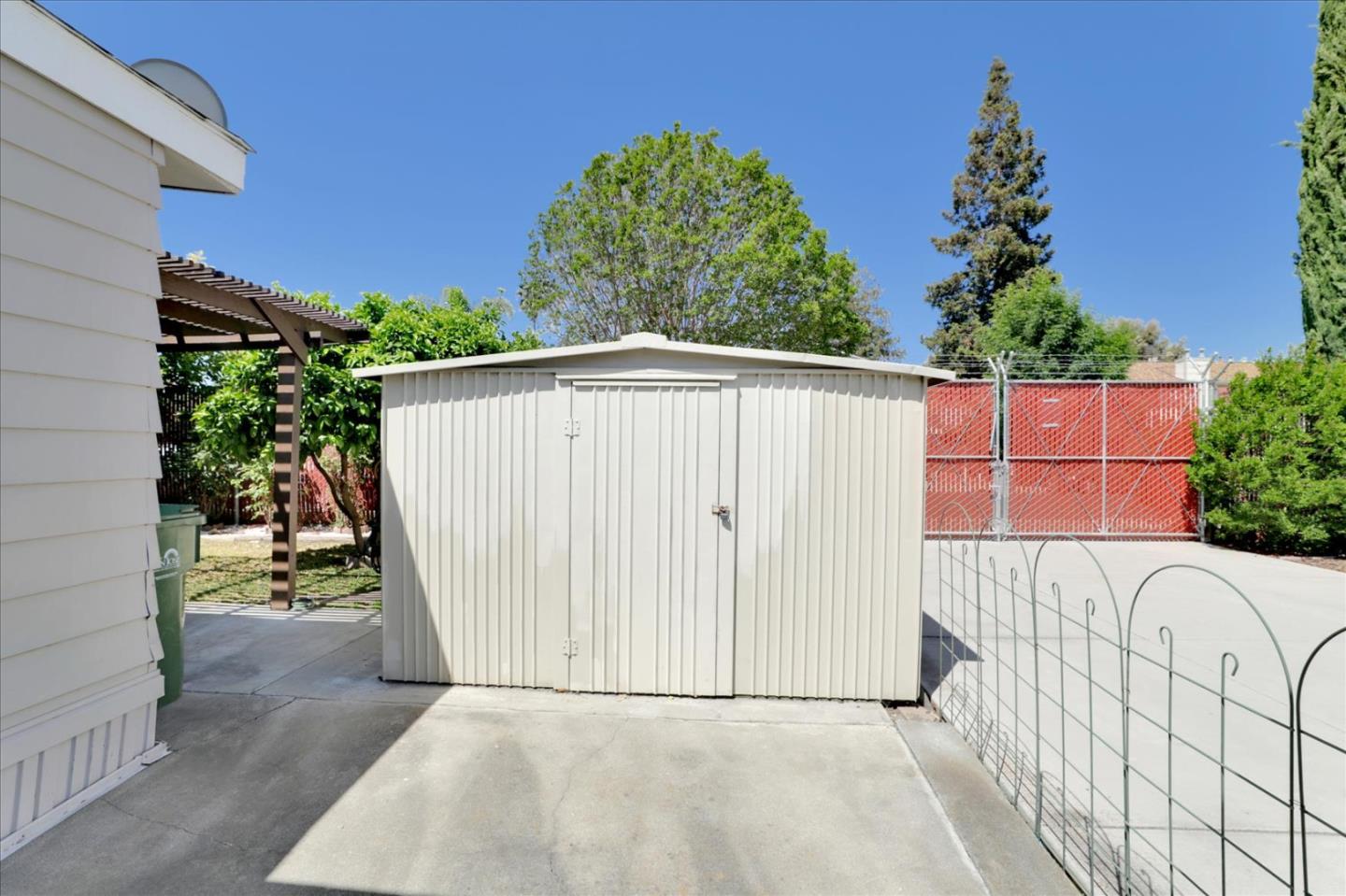 5450 Monterey Road, Unit 168 San Jose, CA 95111 - Photo 52 of 56 a view of a house with backyard and garden