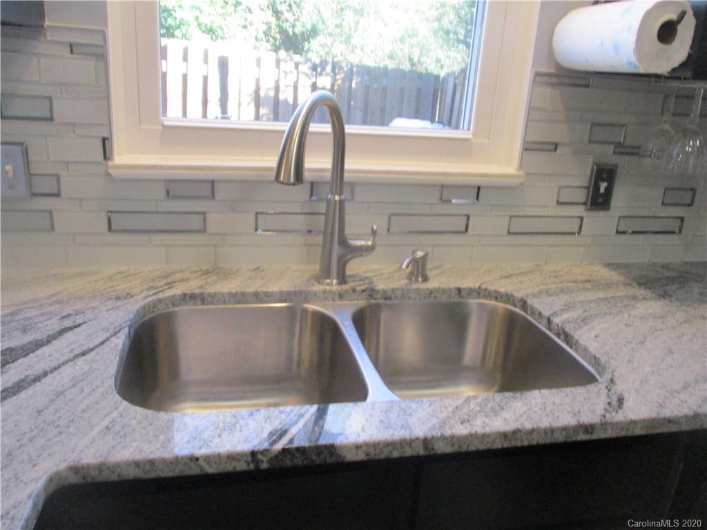 1101 Scaleybark Road, Unit D Charlotte, NC 28209 - Photo 9 of 18