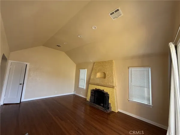 $3,700 | 700 West Glenoaks Boulevard, Glendale, CA 91202