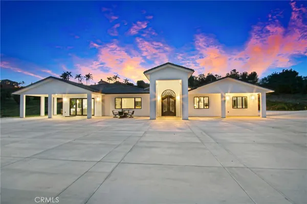 $1,949,000 | 2027 Vía Monserate, Fallbrook, CA 92028