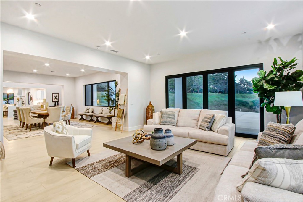 2027 Vía Monserate Fallbrook, CA 92028 - Photo 20 of 45