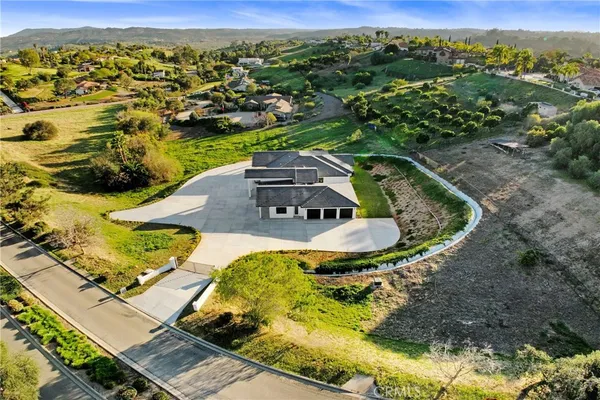 $2,300,000 | 2027 VÃa Monserate, Fallbrook, CA 92028