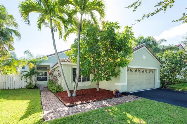 $685,000 | 171 Bayridge Lane, Weston, FL 33326
