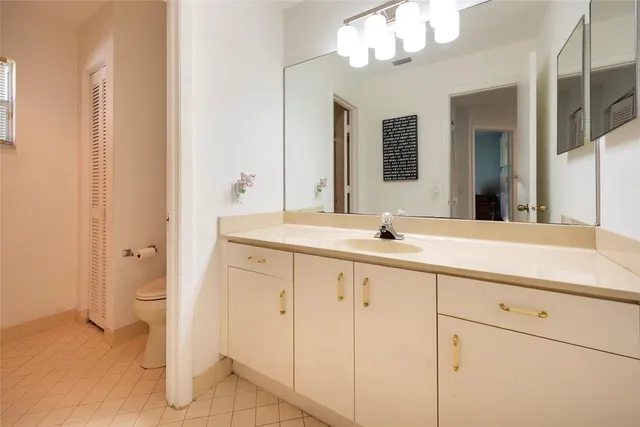 $685,000 | 171 Bayridge Lane, Weston, FL 33326