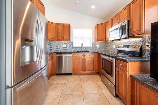 $685,000 | 171 Bayridge Lane, Weston, FL 33326