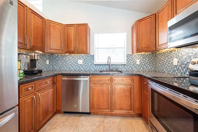 $685,000 | 171 Bayridge Lane, Weston, FL 33326