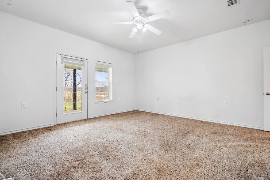 826 Savannah Cove Elgin, TX 78621 - Photo 17 of 35 Primary Bedroom