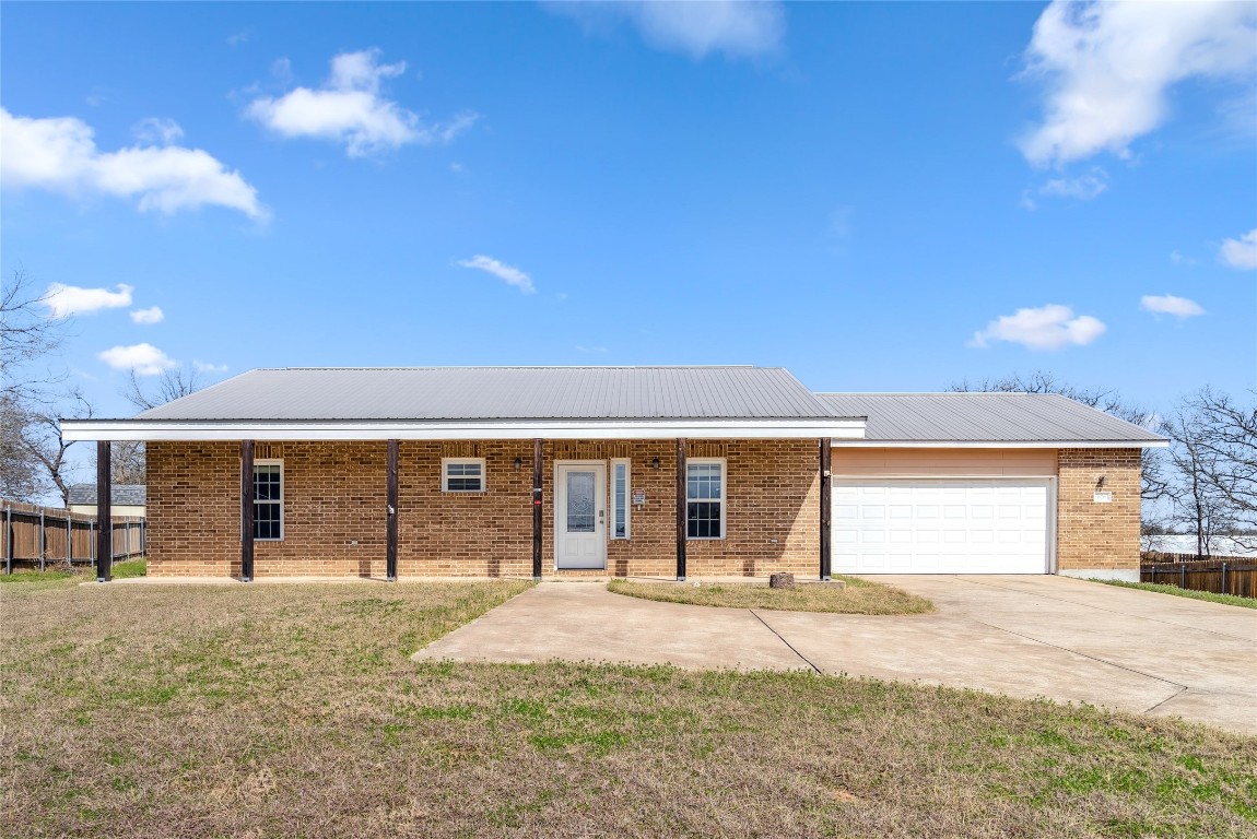 826 Savannah Cove Elgin, TX 78621 - Photo 22 of 35 Front View