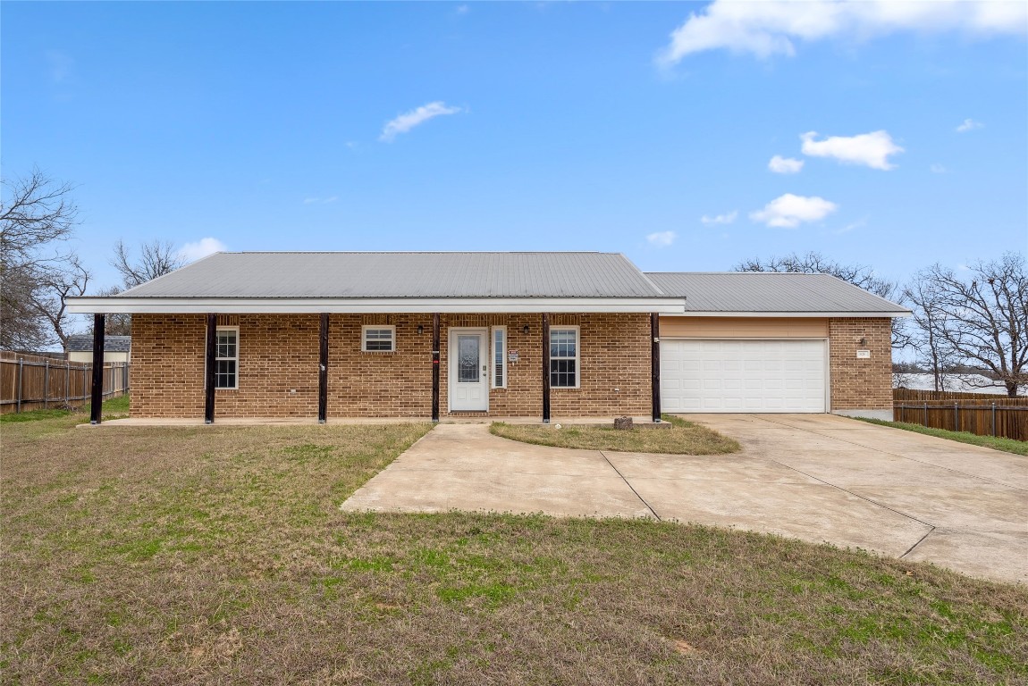 826 Savannah Cove Elgin, TX 78621 - Photo 32 of 35 Front View