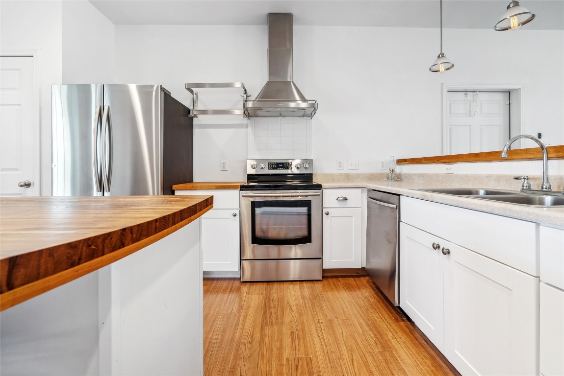 826 Savannah Cove Elgin, TX 78621 - Photo 8 of 35 Kitchen