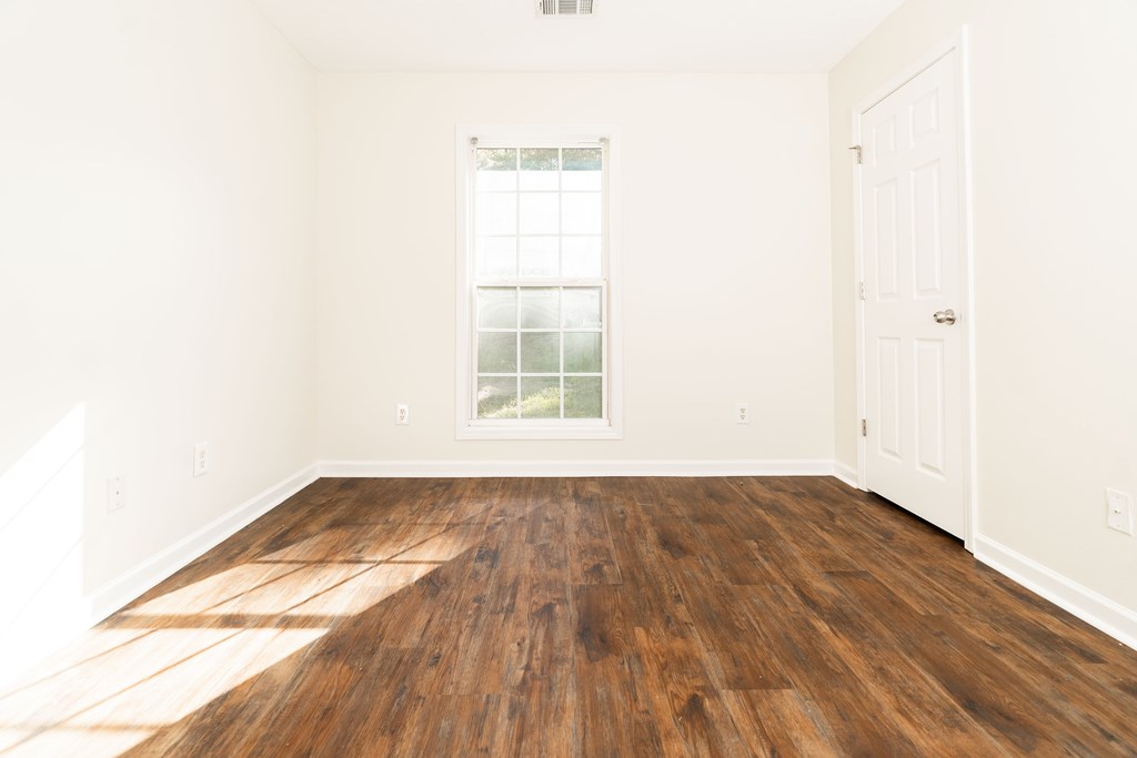 1223 Lee Road Phenix City, AL 36870 - Photo 10 of 28 Gallery Image 10