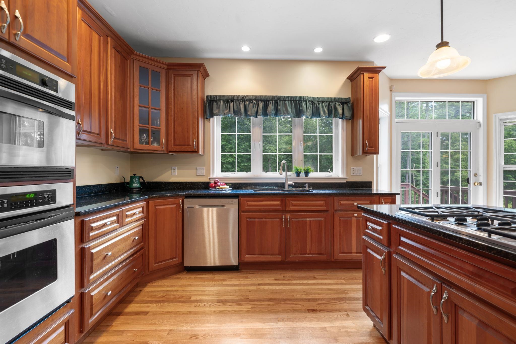 84 Searles Road Windham, NH 03087 - Photo 8 of 54