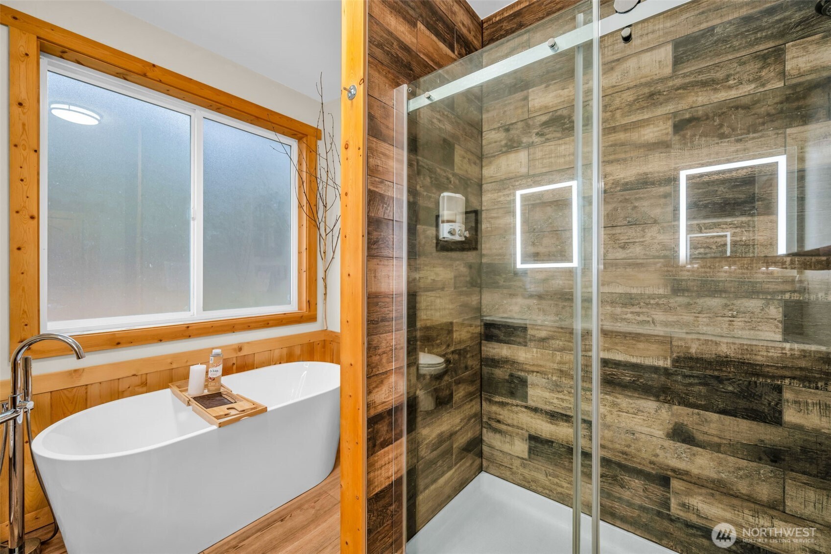 11650 Eagle Creek Road Leavenworth, WA 98826 - Photo 17 of 38 a bathroom with a sink and a mirror