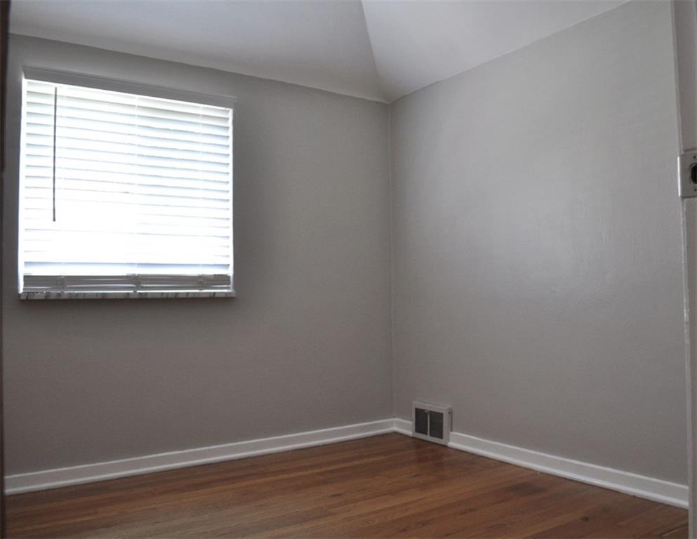 1563 Riverside Drive Verona, PA 15147 - Photo 12 of 25 Gallery Image 12