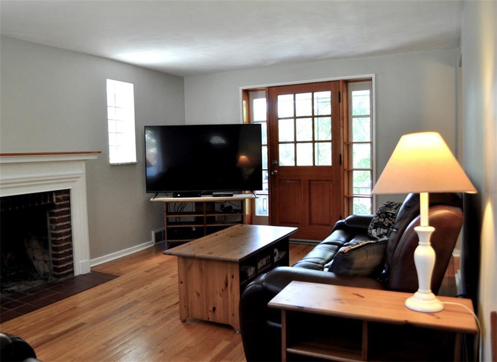 1563 Riverside Drive Verona, PA 15147 - Photo 3 of 25 Gallery Image 3