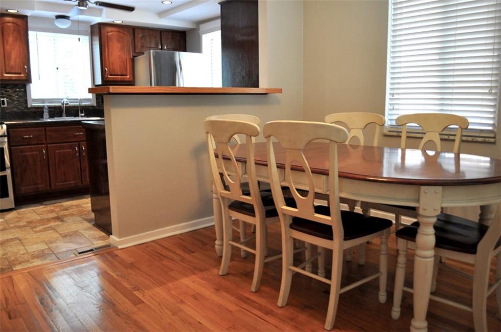 1563 Riverside Drive Verona, PA 15147 - Photo 4 of 25 Gallery Image 4
