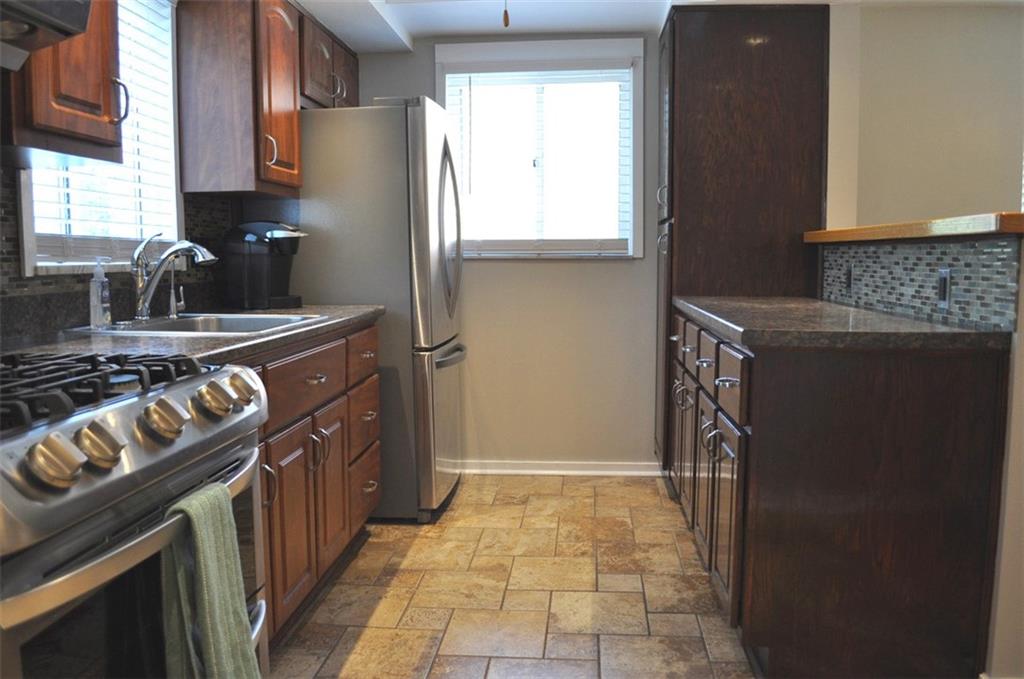 1563 Riverside Drive Verona, PA 15147 - Photo 5 of 25 Gallery Image 5