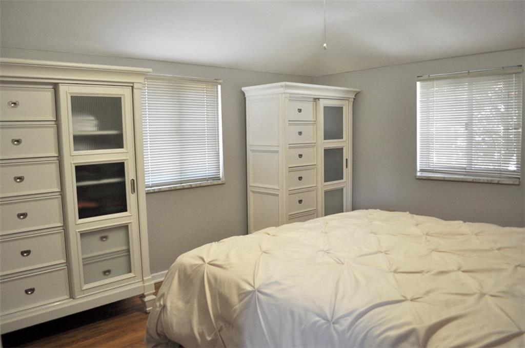 1563 Riverside Drive Verona, PA 15147 - Photo 9 of 25 Gallery Image 9