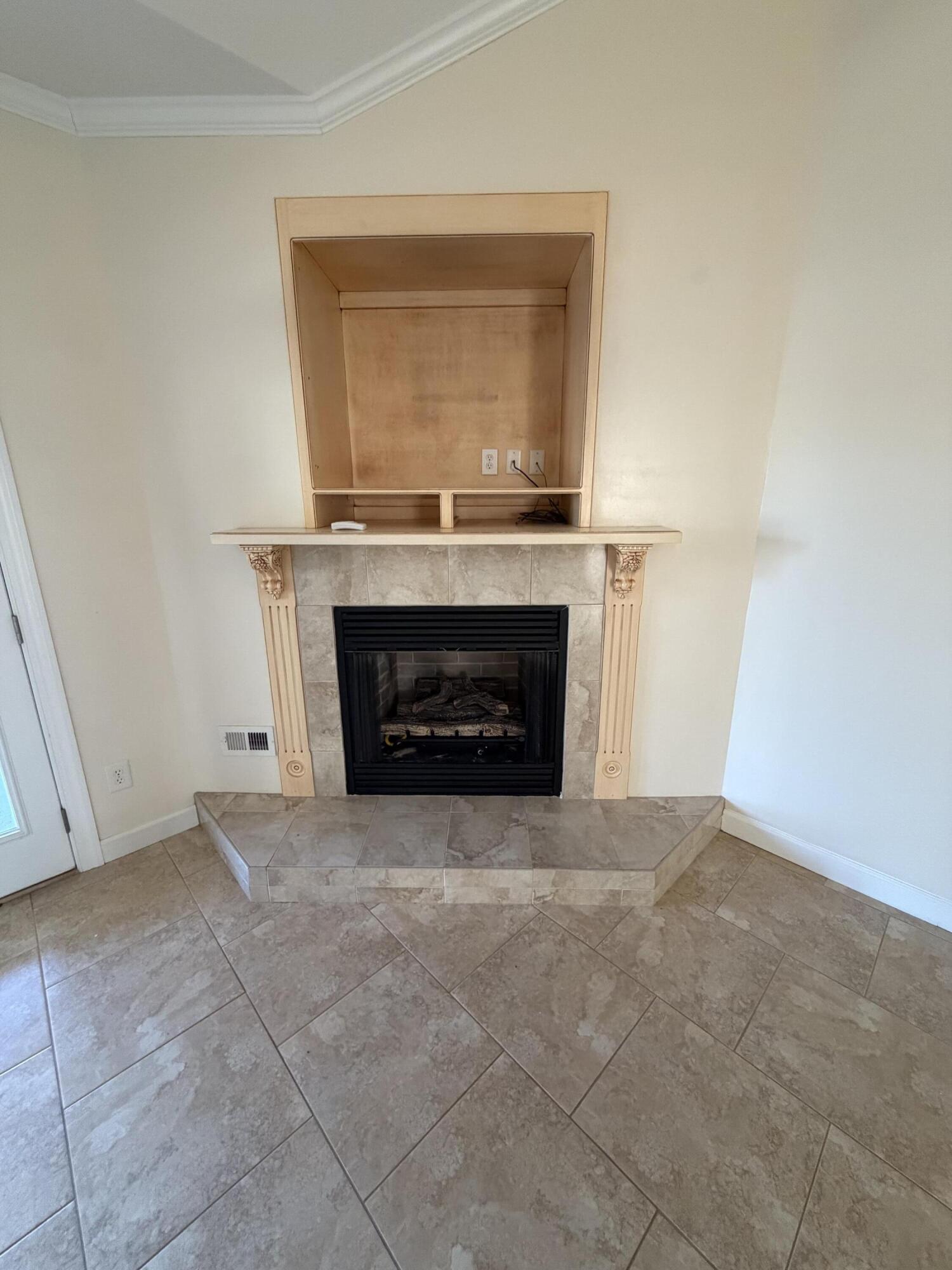 1033 Mark Walden Road Blythe, GA 30805 - Photo 8 of 29 Fire place