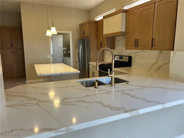 $3,500 | 104 Emerald Dunes Circle, Henderson, NV 89052