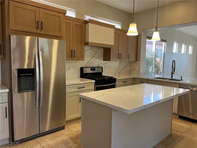 $3,500 | 104 Emerald Dunes Circle, Henderson, NV 89052