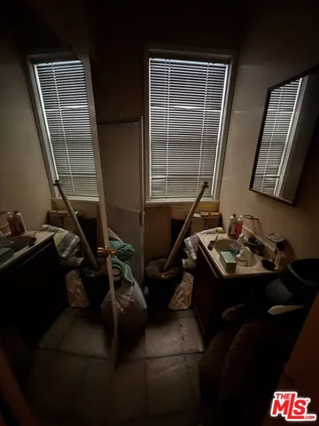 $3,825,000 | 20-22 Breeze Avenue, Venice, CA 90291